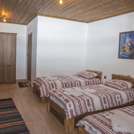 بيت ضيافة Chateau Erkech Triple Kozichino