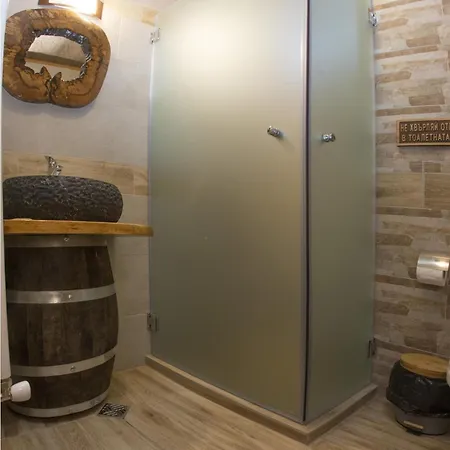 Chateau Erkech Triple بيت ضيافة Kozichino